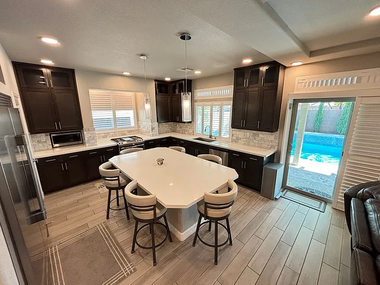 11194 Formosa Springs Ct — Photo 13