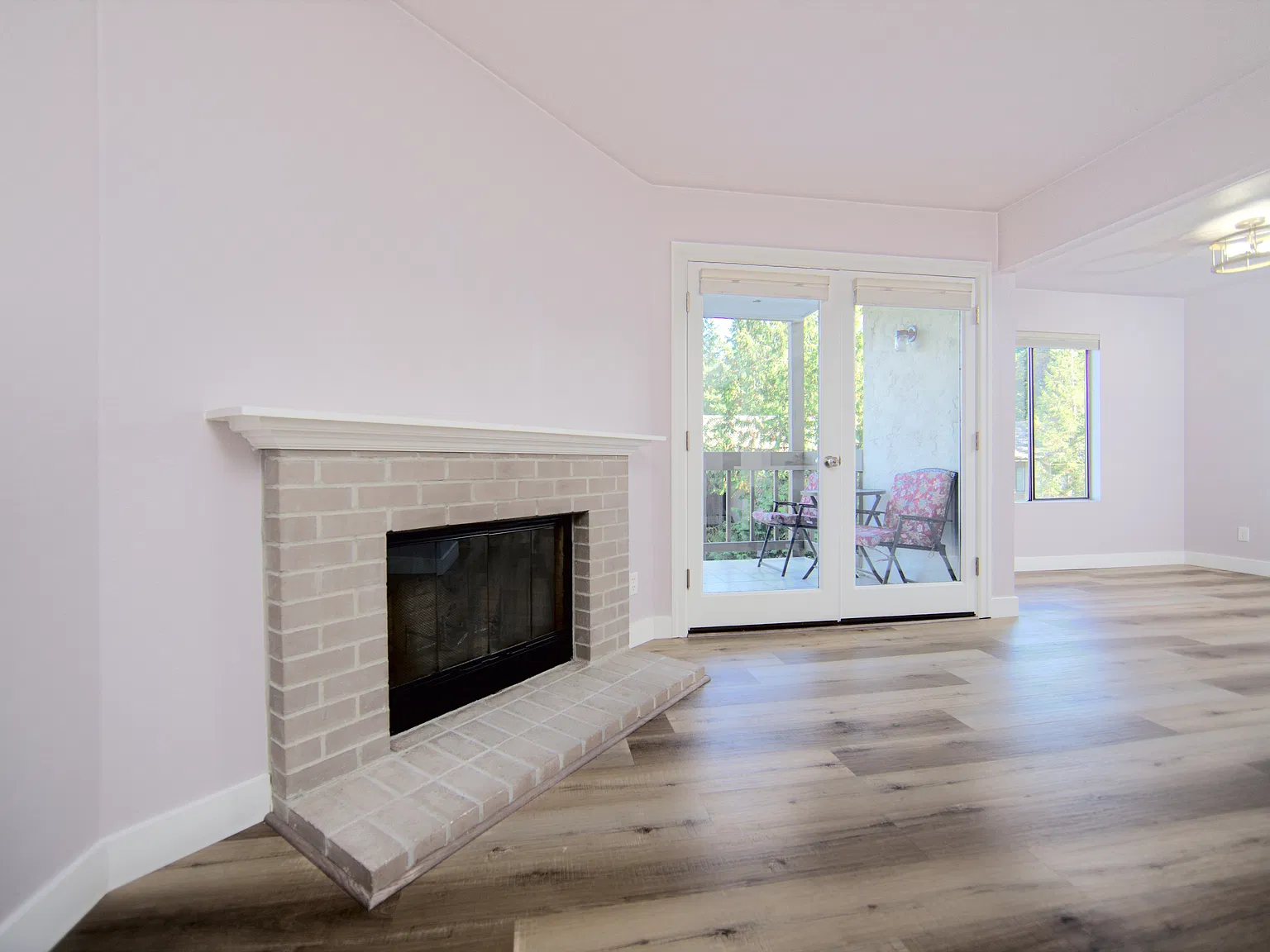 10415 NE 32nd Pl — Photo 2