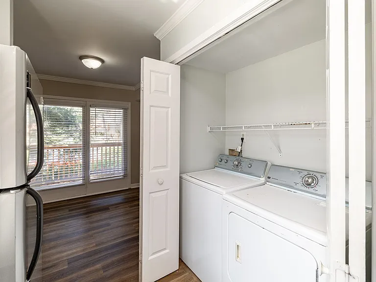 345 Research Dr — Photo 9