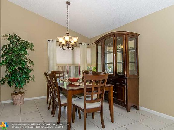 5th image of 6910 NW 29th Ct