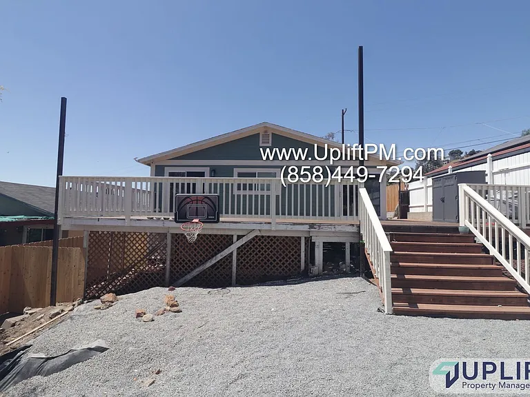 1225 Capistrano Ave #A — Photo 38