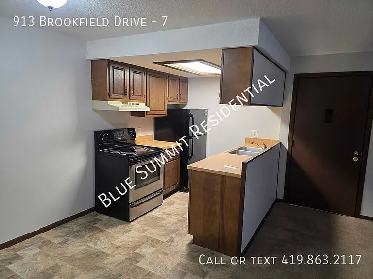 913 Brookfield Dr #7 — Photo 1