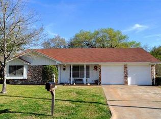 3803 Oak Hill Dr, Bryan, TX 77802