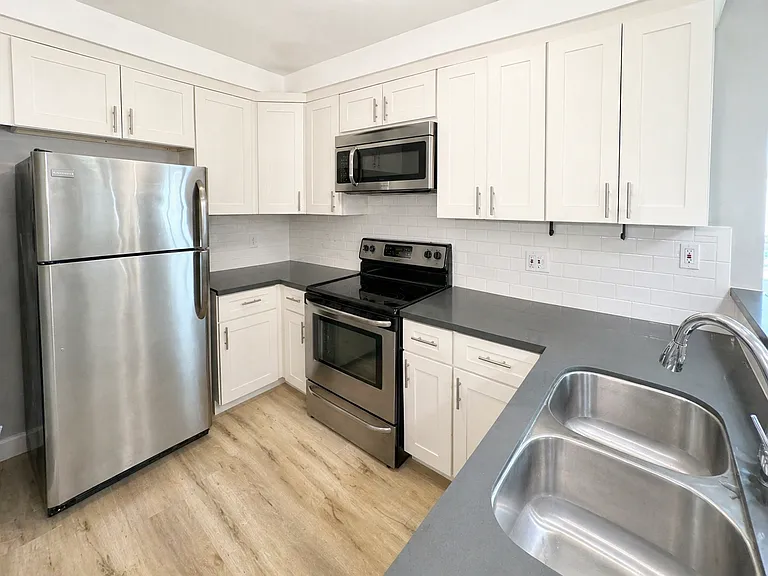 21111 Wood Ave — Photo 13