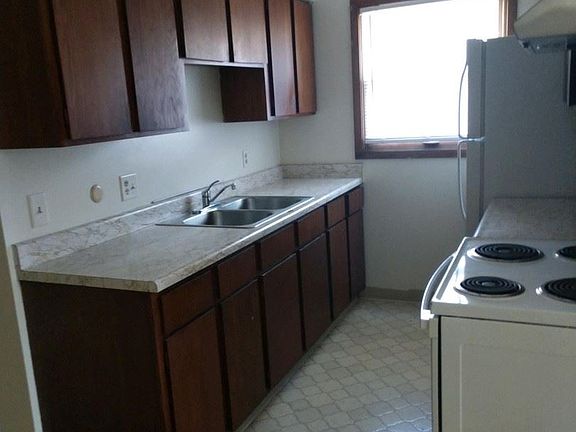 5th image of 1609 D St APT 10