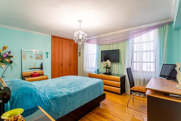 Sold by Yup Realty LLC | media 44