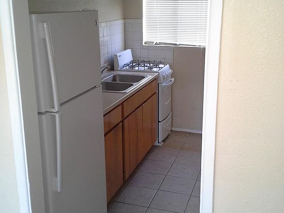 3rd image of 3913 Memphis Ave #3