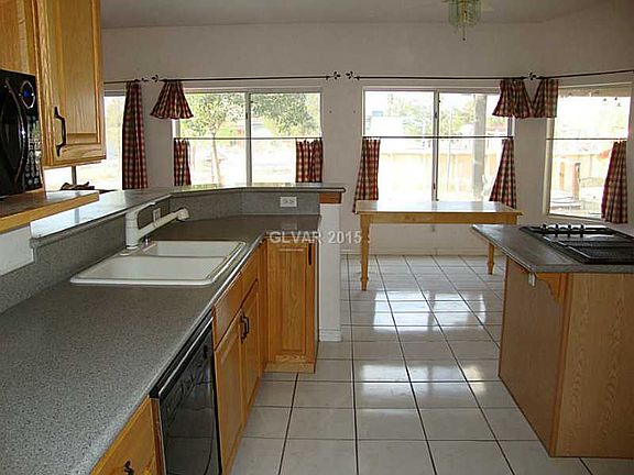 4th image of 6140 Whispering Sands Dr