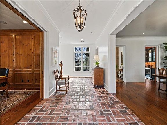 3rd image of 4565 Normandy Rd