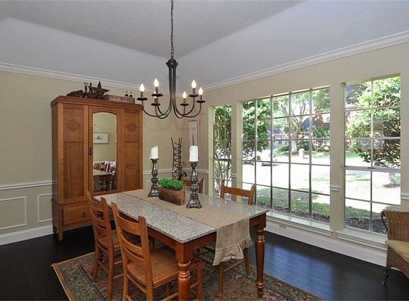 4th image of 3302 Hickory Falls Dr
