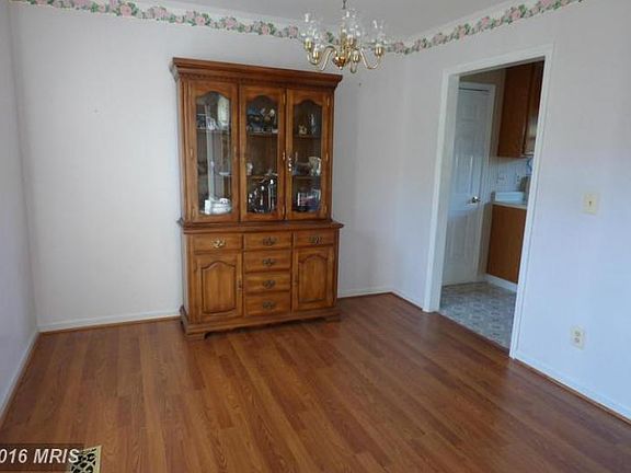 3rd image of 2308 Maplewood Dr