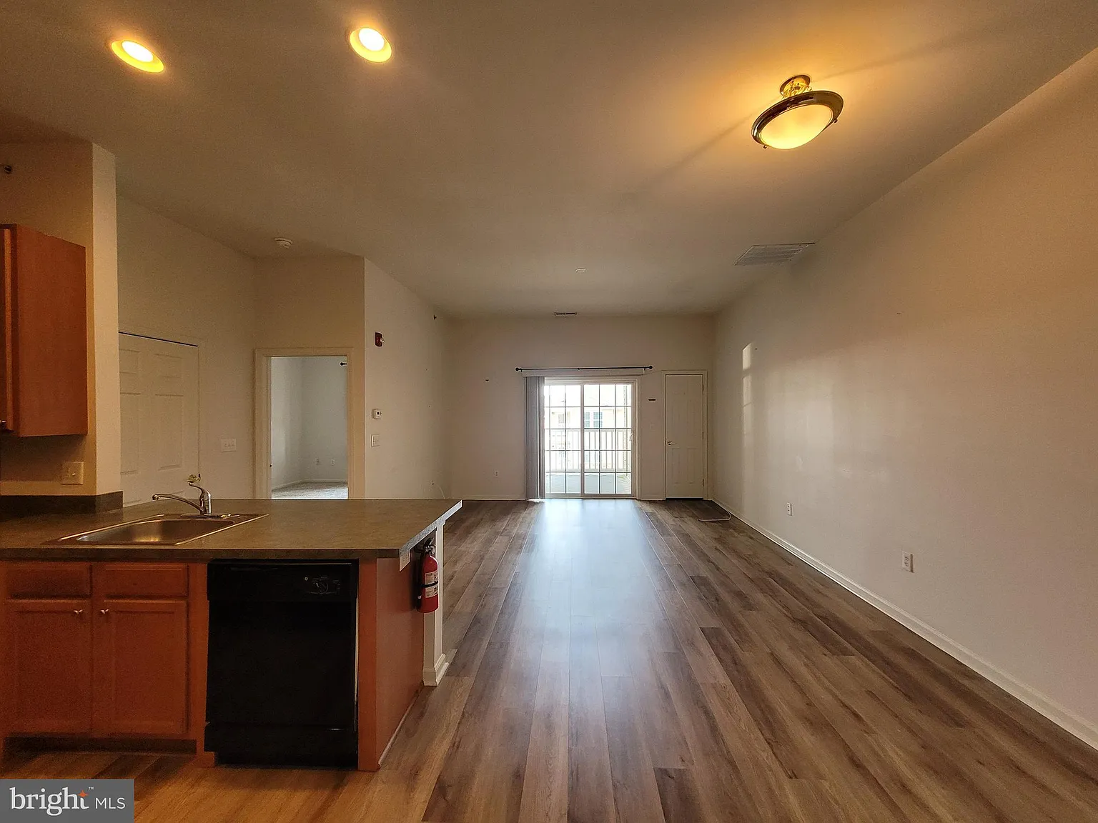 1 bed, 750 sqft, $1,650 — Photo 4