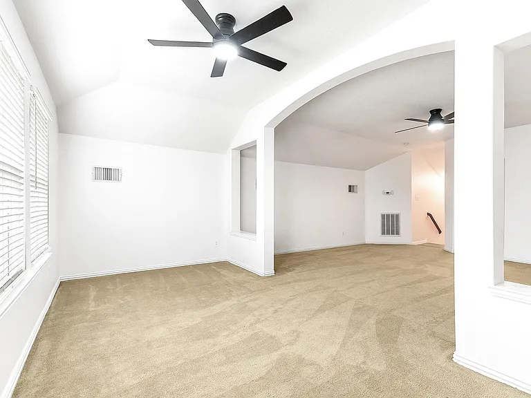 28259 Daystrom Ln — Photo 36
