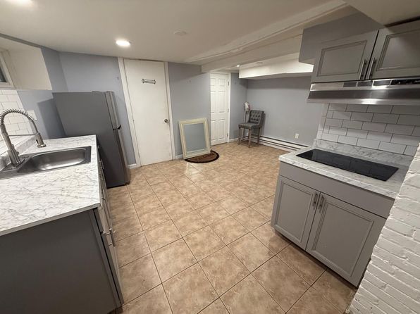 681 E 28th St #Basement