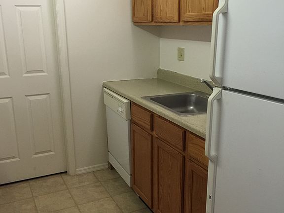 3rd image of 721 Wiggens Ferry Dr #A