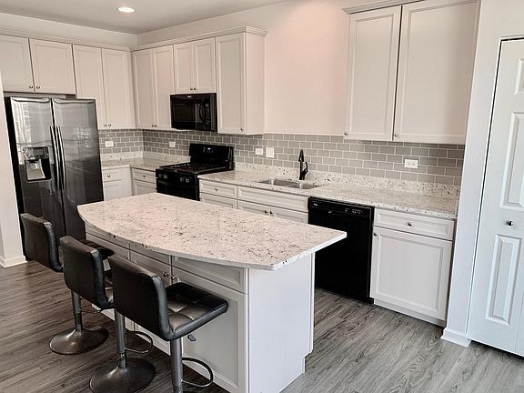 2nd image of 419 Town Center Blvd #419