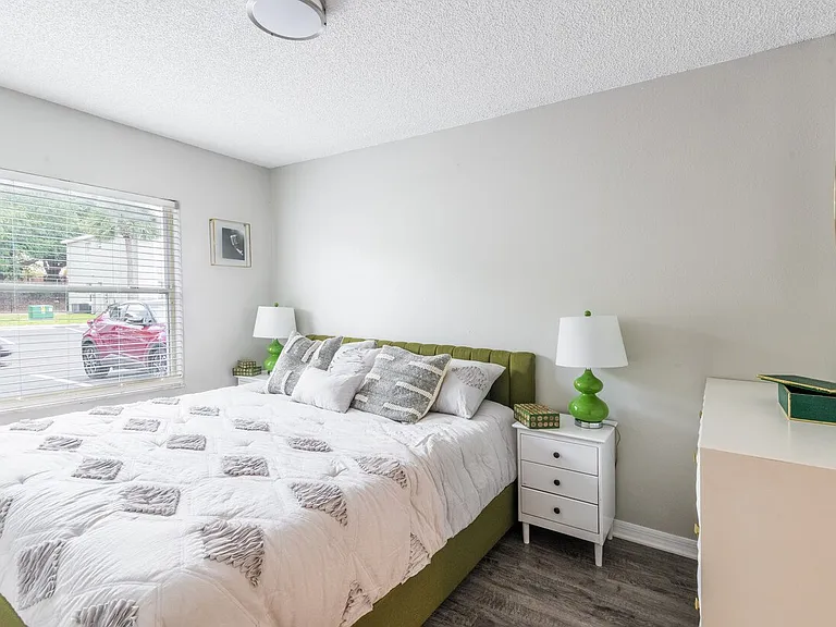 Rolling Hills Apartment Homes — Photo 8