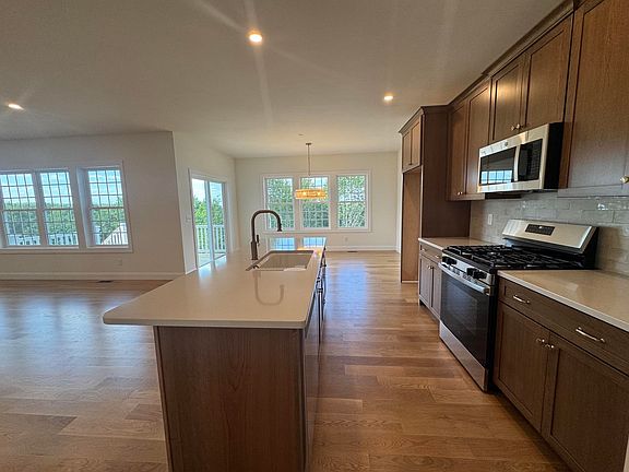 3rd image of 78 Lantern Drive