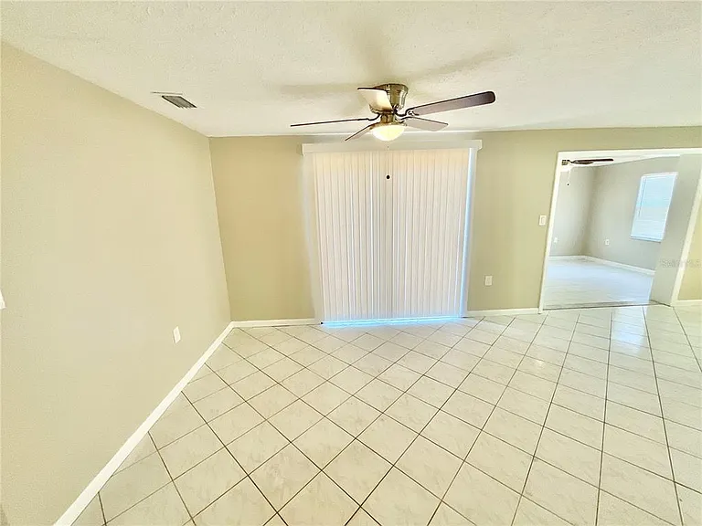 3054 Primrose Dr — Photo 6