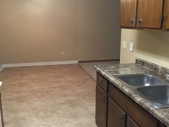 5th image of 2620 9th Ln APT 204