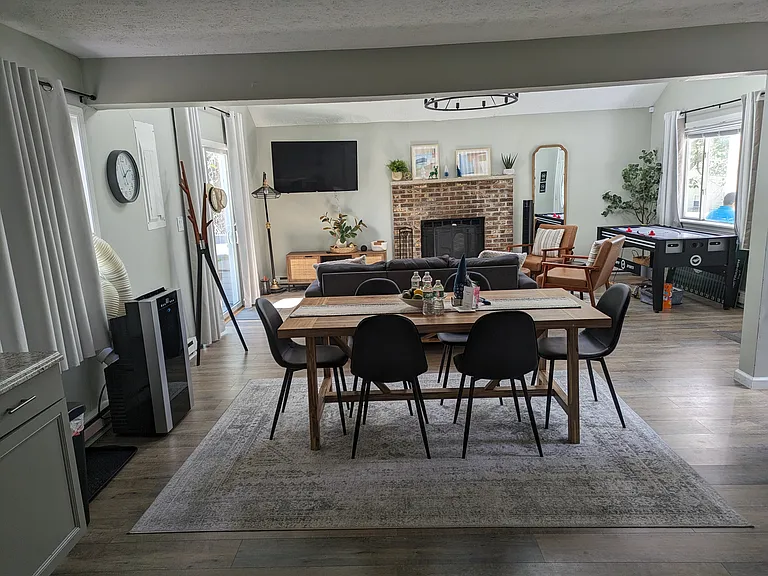 8963 Deerfield Rd — Photo 4