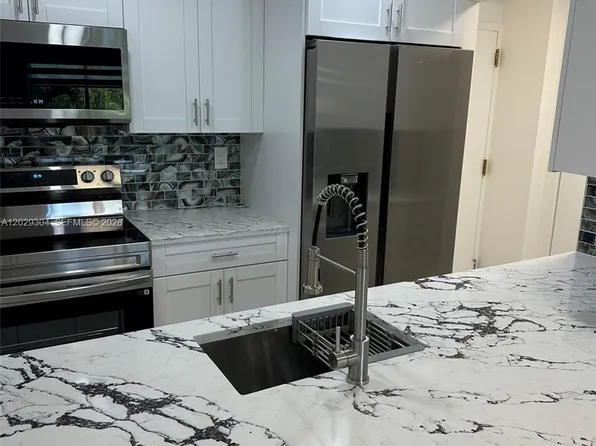 5280 NW 7th St APT 306, Miami, FL 33126