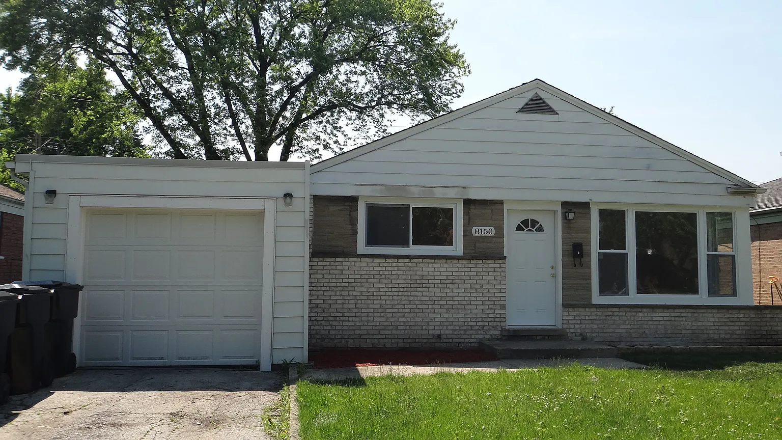 8150 S Knox Ave photo 1