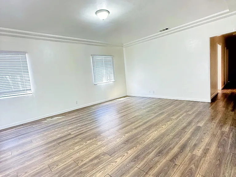 8669 Cypress Ave — Photo 6