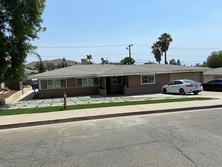 3663 Mount Vernon Ave — Photo 4