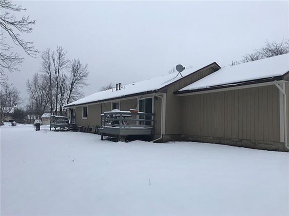 3rd image of 77 Woodstone Cir #77