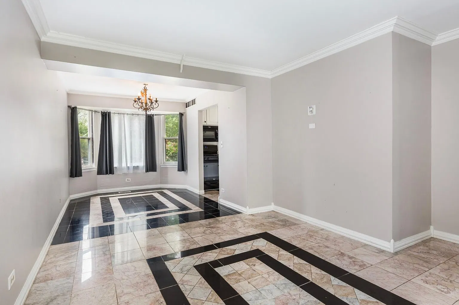 4 bed, 1776 sqft, $3,050 — Photo 4