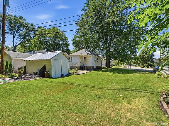 4th image of 305 Renshaw Avenue