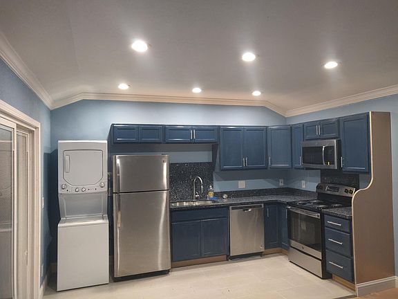 4th image of 1606 Hoffman Blvd