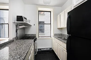 Rented by R New York