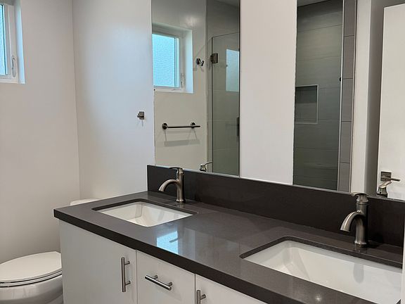 5th image of 4827.5 Cleon Ave #4827.5