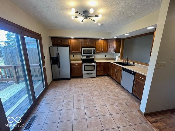 4th image of 1127 Barbara Dr