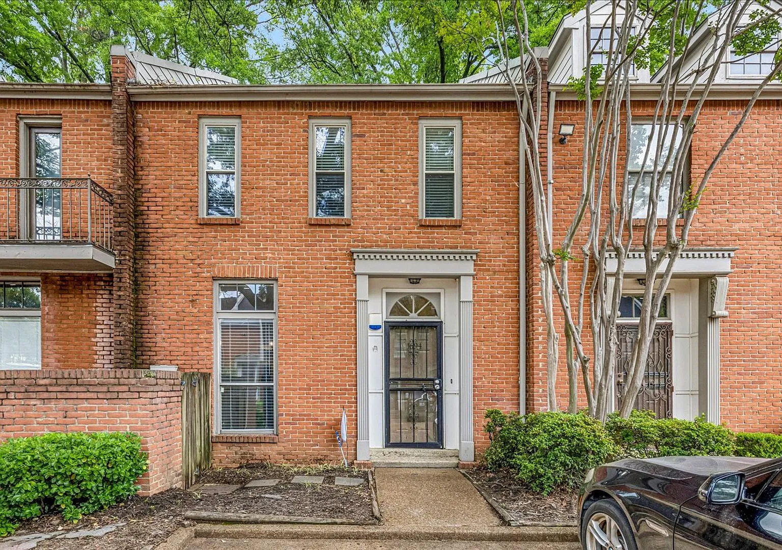 Stylish & Spacious 2-Bedroom Home in Memphis-Prime Location! — Photo 1