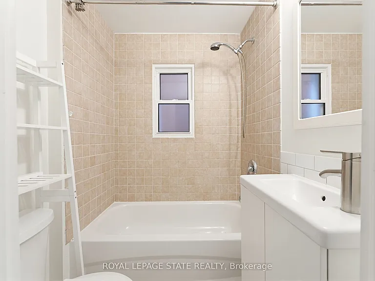 25 Strathcona Ave S #1 — Photo 14