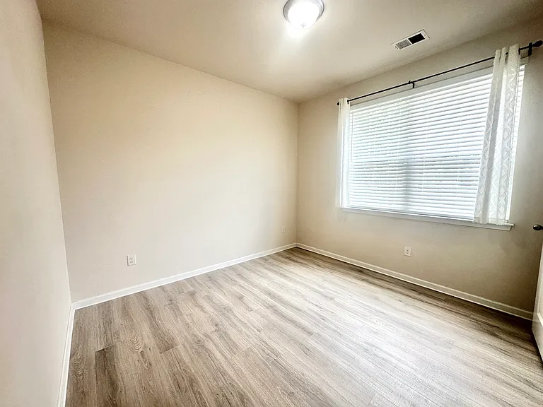 567 Hay Hill Ln — Photo 9