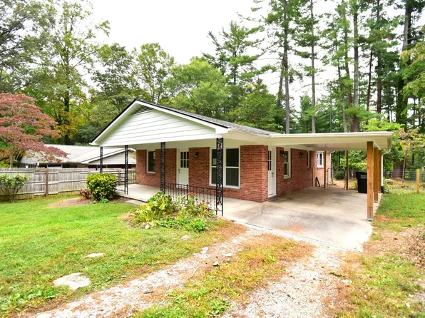 433 Princess Ann Dr, Hendersonville, NC 28739