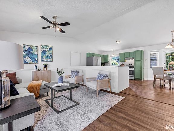 4th image of 126 Del Oro Dr
