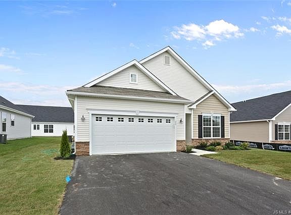 3rd image of 303 Cedarwood Ct