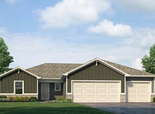 7908 Crossroads Dr SW, Cedar Rapids, IA 52404