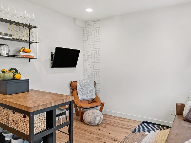 2023 S Washington St #B — Photo 7