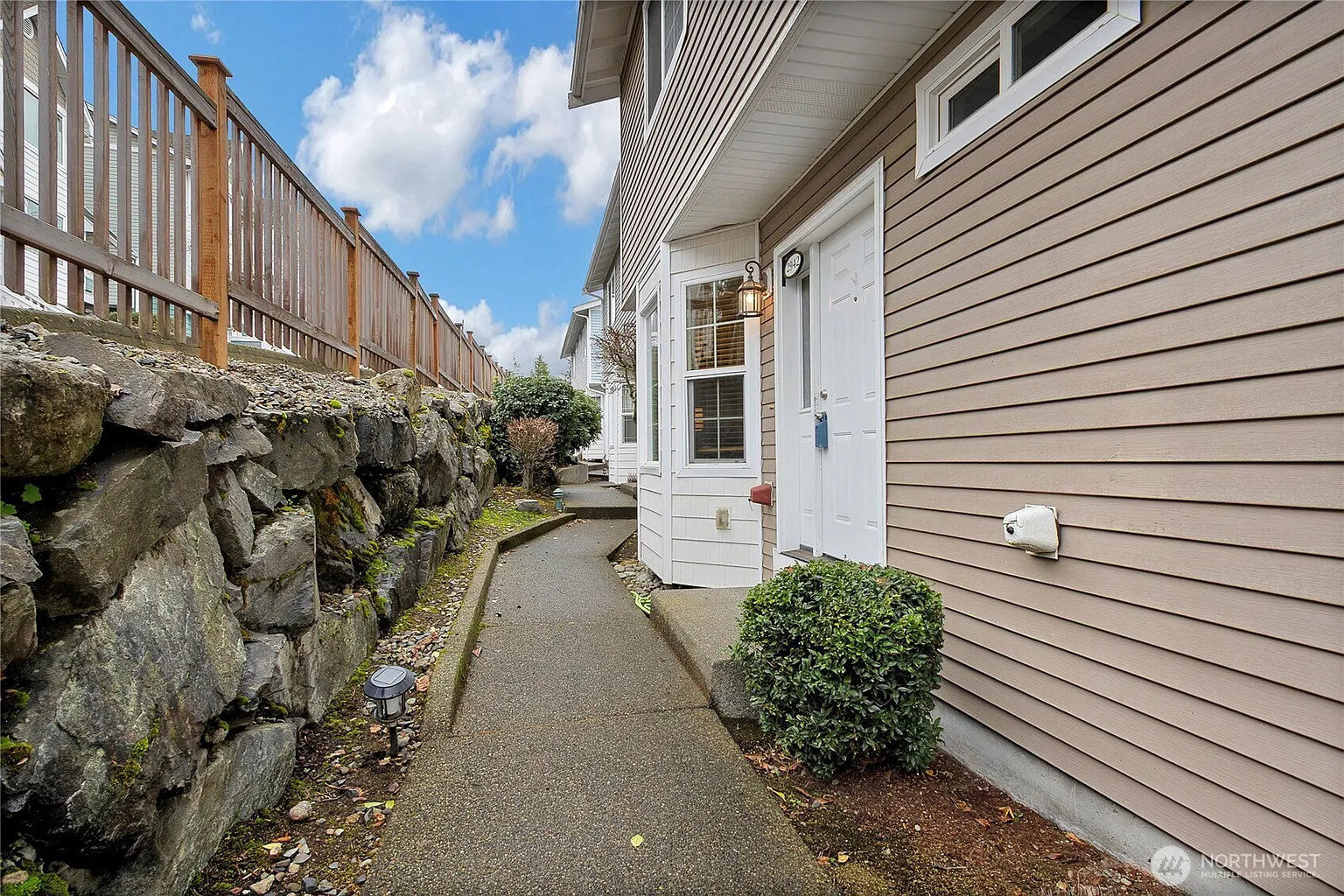2942 S Proctor Street photo 1