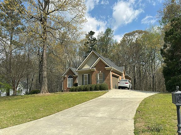 2nd image of 60 Northwood Creek Way