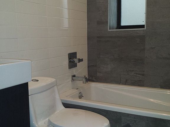 3rd image of 1565 Lincoln Pl APT 5
