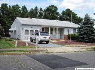 282 Westbrook Dr, Toms River, NJ 08757