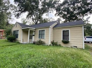 8 S Circle Dr, Natchez, MS 39120