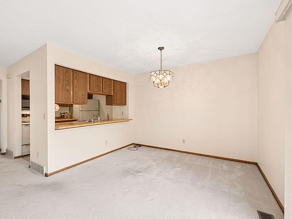 5th image of 336 W 5th St